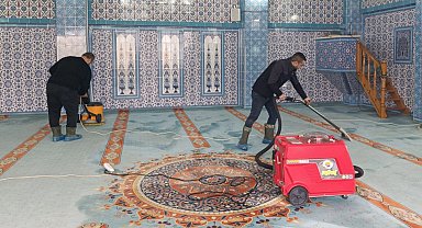 Uzunköprü'de camiler Ramazan öncesi temizlendi