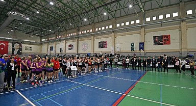 Veteranlar Voleybol Turnuvası Osmangazi’de Tamamlandı