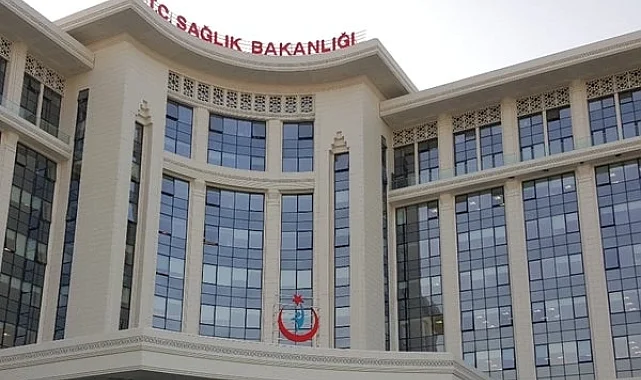 381 bin sağlık çalışanı bayram boyunca görev başında