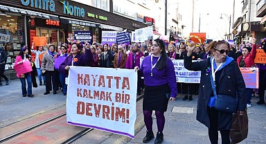 8 Mart’ta Bursa’da Kadınlar Şiddete ve Eşitsizliğe Karşı Yürüdü