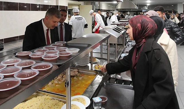 Ağrı'da Rektör Gülçin öğrencilerle buluştu