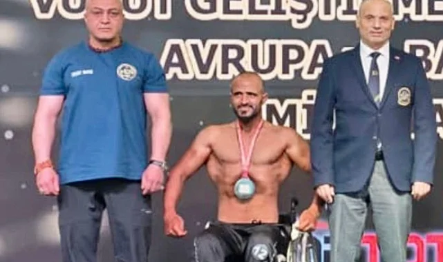 Ağrılı sporculardan madalya