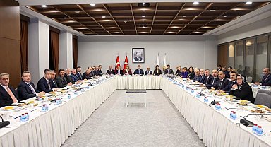 AK Parti Genel Merkezi'nde yerel yönetimler istişaresi