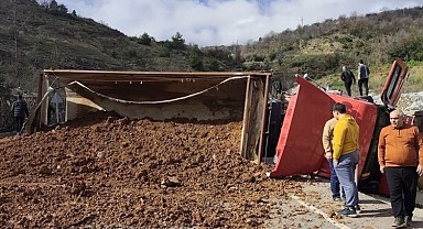 Alanya’da Freni Tutmayan TIR Zincirleme Kazaya Neden Oldu