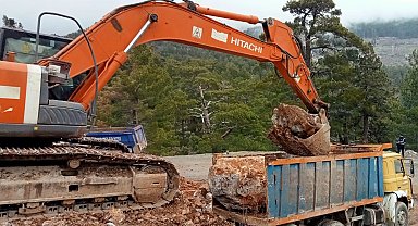 Antalya Büyükşehir'den Alanya'da yol onarımı