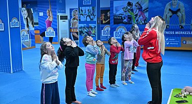 Antalya'da minikler sporla öğreniyor