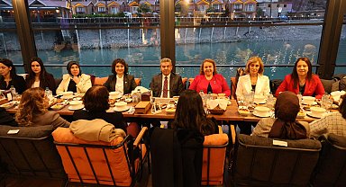 Artvin Valisi Ergün kadın personellerle iftarda buluştu