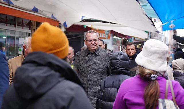 Ayvalık'ta esnaf ve vatandaşlarla bayram buluşması