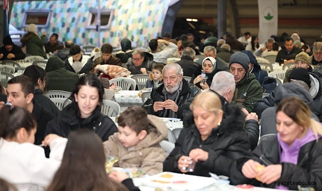 Başkan Aydın, Çırpan’da İftar Sofrasını Vatandaşlarla Paylaştı