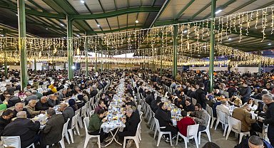 Başkan Seçer Tarsuslularla iftar sofrasında buluştu