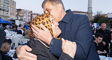 Başkan Tugay İzmir Aliağa'da yurttaşlarla buluştu