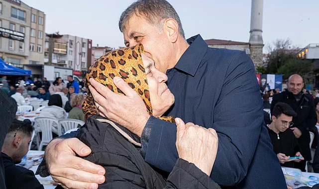 Başkan Tugay İzmir Aliağa'da yurttaşlarla buluştu