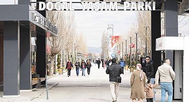 Başkentliler bayramı Büyükşehir'in parklarında kutladı