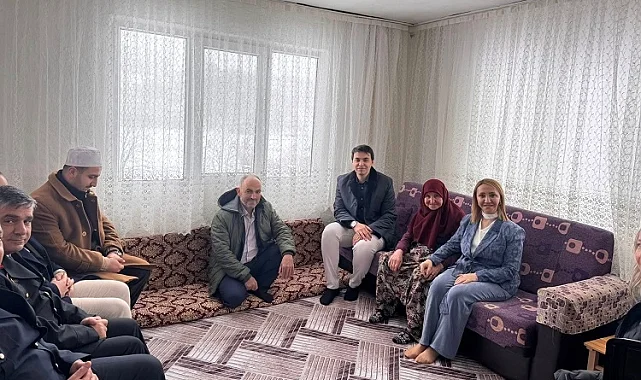 Bilecik Pazaryeri'nde Refiye Anne'ye bayram ziyareti