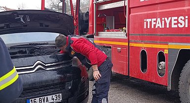 Bilecik Pazaryeri'nde seyir halindeki minibüste yangın