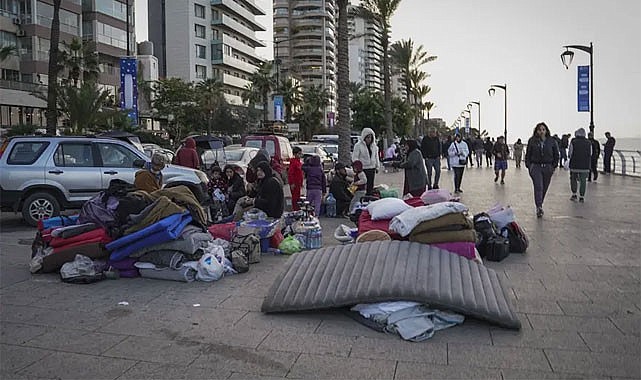 Binlerce Lübnanlı Evlerini Terk Ediyor