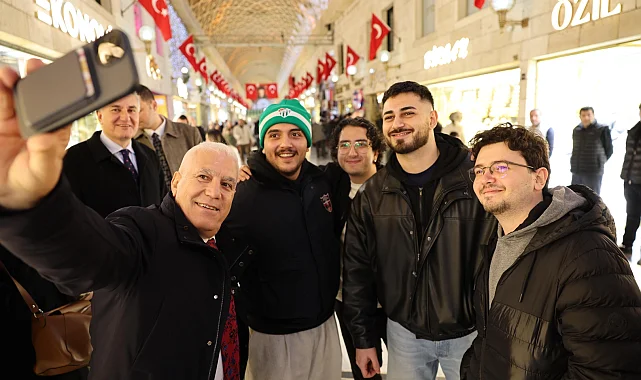 Bozbey çarşı esnafıyla bayramlaştı