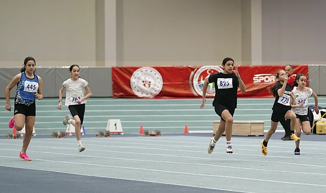 Bursa Büyükşehir Belediyesporlu atletler Türkiye Şampiyonası'nı 3 madalyayla tamamladı