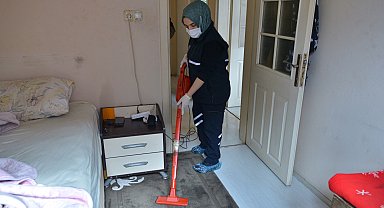Bursa Büyükşehir evde bakım ve temizlikle gönüllere dokunuyor
