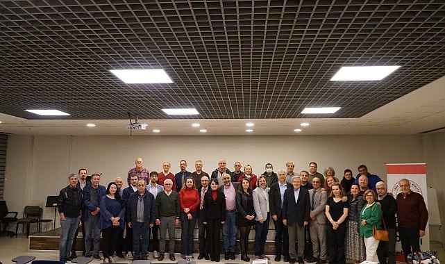 Bursa’da “Başka Bir Sağlık Sistemi Mümkün, Ama Nasıl?” Paneli Düzenlendi