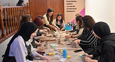 Bursa’da Ramazan Seramik Atölyesi Kadınlarla Canlandı