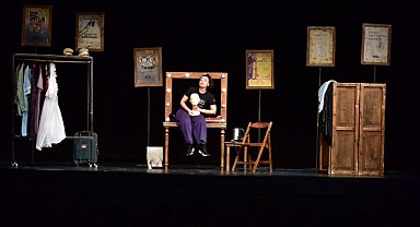 Bursa’da ‘Yan Rol’ ile Kadın Komedisi Sahneye Taşındı