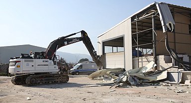 Bursa Nilüfer'de 4 kaçak bina yıkıldı