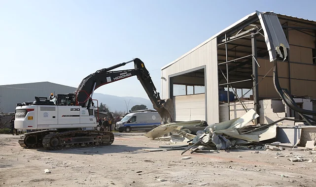 Bursa Nilüfer'de 4 kaçak bina yıkıldı