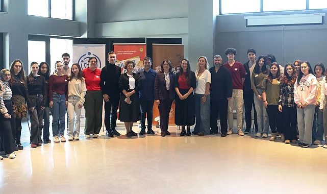 Bursa Nilüfer'de gençler 'ifade özgürlüğünü' konuştu