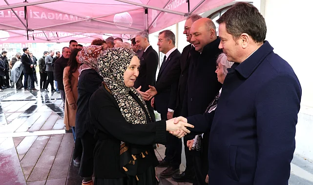 Bursa Osmangazi'de Başkan Aydın personeliyle tek tek bayramlaştı