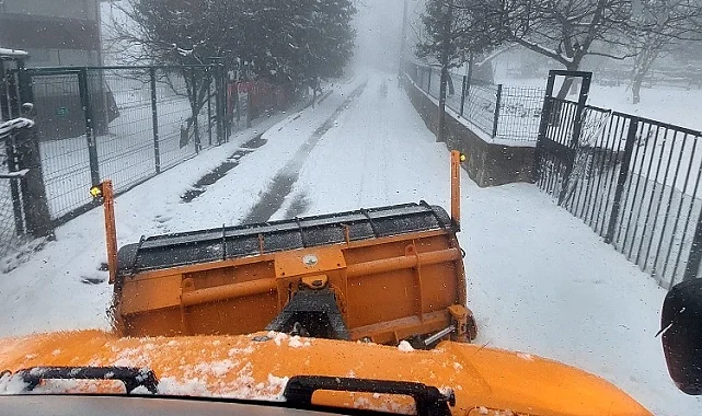 Bursa Osmangazi'de bayramda karla mücadele