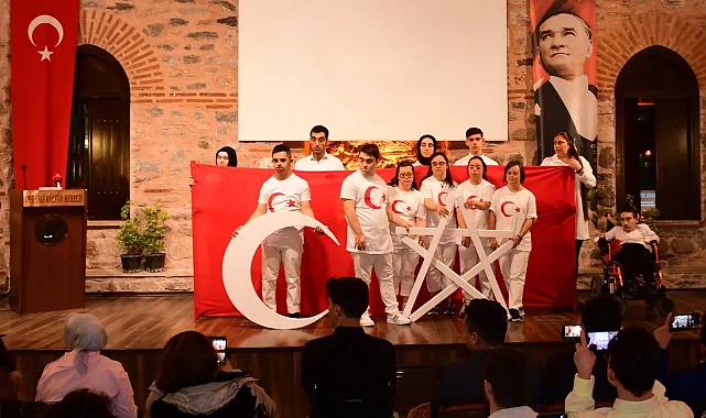 Bursa Osmangazi'de engelli çocuklardan gururlandıran gösteri