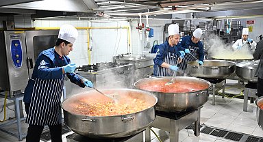 Bursa Ramazan bereketini paylaştıkça çoğalttı