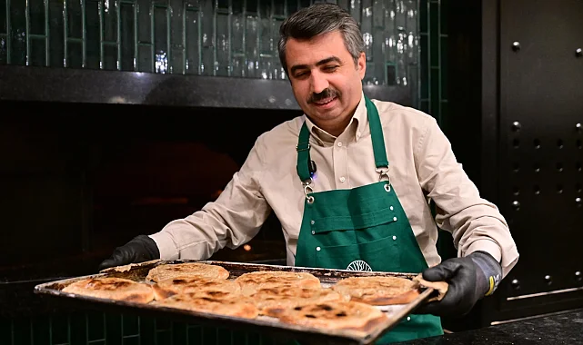 Bursa Yıldırım'da Başkan Yılmaz önce pişirdi, sonra ikram etti