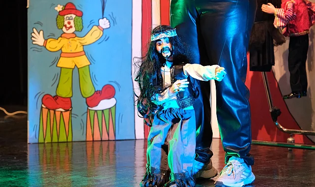 Bursa Yıldırımlı çocuklara kukla gösterisi