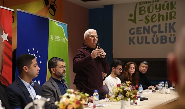 Bursa'da Başkan Bozbey gençlere sahurda buluştu