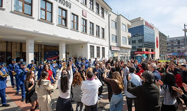 Bursa'da 'Dünya Tiyatro Günü' kutlaması