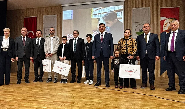 Bursa'da en çok kitap okuyanlar ödüllendirildi