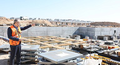 Çayırova Devlet'e deprem izolatörleri monte ediliyor