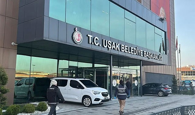 CHP’li Belediye Yetkililerine Operasyon