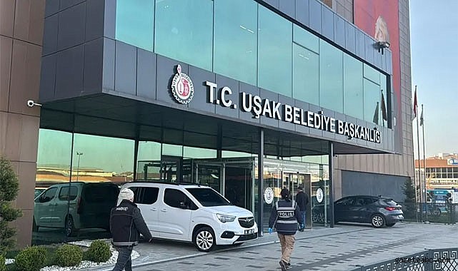 CHP’li Belediye Yetkililerine Operasyon