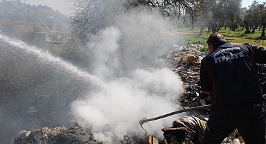 Çöplük alanda çıkan yangın ekipleri harekete geçirdi