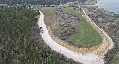 Çorum Çomar Barajı'nda yol genişletme çalışmaları sürüyor