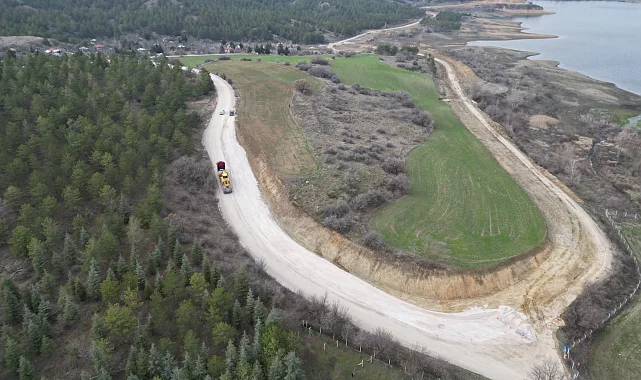 Çorum Çomar Barajı'nda yol genişletme çalışmaları sürüyor