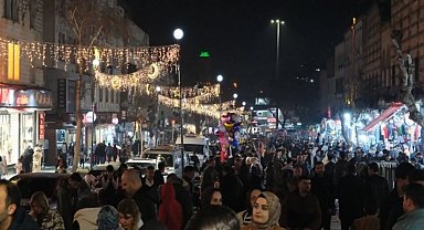 Divanyolu ışıl ışıl parlıyor