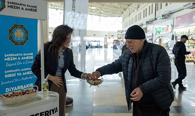 Diyarbakır Büyükşehir'den bayramda yurttaşlara ikram