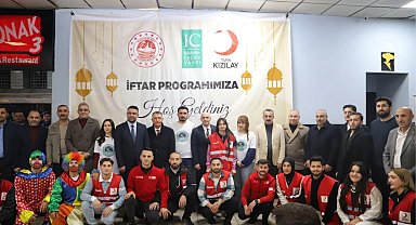 Doğubayazıt'ta Dünya Yetimler Günü'nde anlamlı buluşma