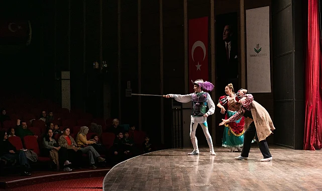 'Don Kişot' İzmirli minik izleyicileri büyüledi