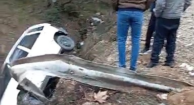 Düzce Yığılca yolunda kaza: Virajı alamadı!