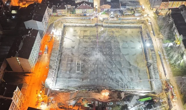 Eskişehir'de 5 bin metreküplük dev beton dökümü